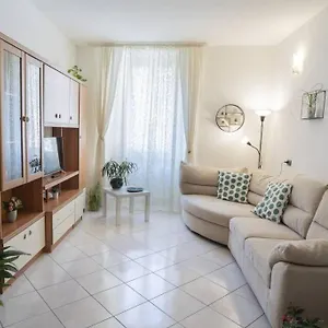  Apartment La Casa Di Anna Italy