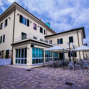 Hotel Butterfly - We, Torre del Lago Puccini