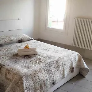  Apartment House On The Water Murano Italy